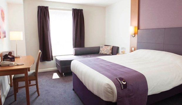 Premier Inn Glasgow East Kilbride Central Экстерьер фото